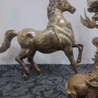 تعدادی دکوری.ساعت برنز وشمعدانی
