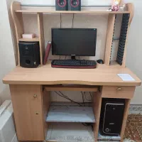 میز کامپیوتر سالم