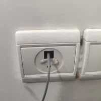 خط تلفن ثابت