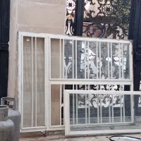 پنجره آهنی
