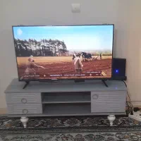 میز و تلویزیون