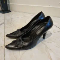 کفش مجلسی سایز ۳۸تا۳۹ میخوره کم پوشیده شده