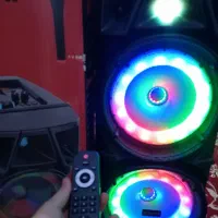 اسپیکر بزرگ چرخ دار همراه با میکروفن و کنترل