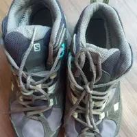 کفش کوهنوردی|کیف، کفش، کمربند|اندیشه, اندیشه فاز ۳|دیوار