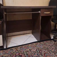 میز تحریر ام دی اف کاملا سالم و تمیز