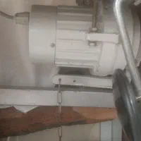 دوعدد چرخ صنعتی و یک عددسردوز سه نخ پروانه|چرخ خیاطی و ریسندگی|اسفراین, |دیوار