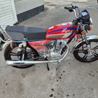 موتورسیکلت کبیر۲۰۰ لطفا توضیحات خونده بشه