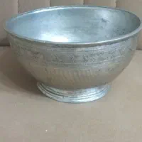 کاسه عتیقه مهردار و قلم زنی شده