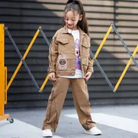 سه تیکه لی|لباس|قم, ولیعصر|دیوار