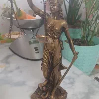 مجسمه عدالت