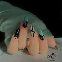 خدمات تخصصی ناخن|خدمات آرایشگری و زیبایی|اصفهان, قائمیه|دیوار