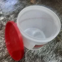 سطل و دبه ۱۰ کیلویی با درب سالم|ظروف نگهدارنده، پلاستیکی، یک‌بارمصرف|هشتگرد, شهرک ولیعصر (مصلی)|دیوار