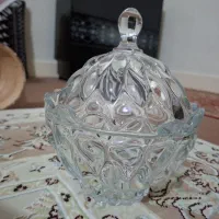 یک عدد کاسه شکلات خوری