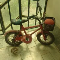 دوچرخه قرمز رنگ اسپرت