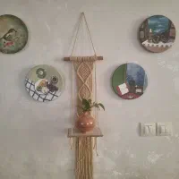 ۴ عدد بشقاب دیواری + طاقچه مکرومه + گلدون