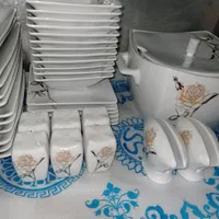 سرویس چینی گل برجسته ۱۲نفره  نفیس|ظروف سرو و پذیرایی|قم, نیروگاه|دیوار