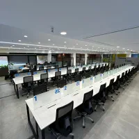 فضای کار اشتراکی تکان - صندلی اشتراکی - اتاق جلسه