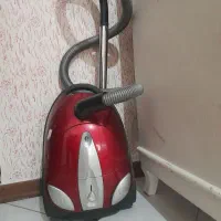 جاروبرقی کاملا سالم و تمیز