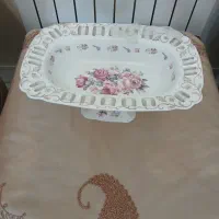 مقداری ظروف قدیمی