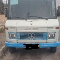 راننده مینی بوس جهت سرویس دهی