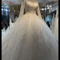 لباس عروس کاملاً در حد نو