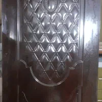 در چوبی سالم و بدون مشکل