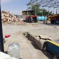 دو نفر نیرو پرس کارتون
