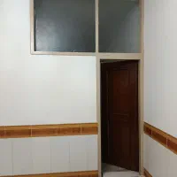 درب اتاق یا ورودی با روشنایی