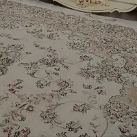 فرش کرم سالم بدون پارگی و سختگی