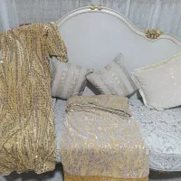 لباس محلی نو فقط یکبار پوشیده شده با دستمال سر