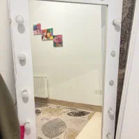 آینه لامپ دار