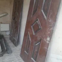 چهارچوب فلزی و درب چوبی