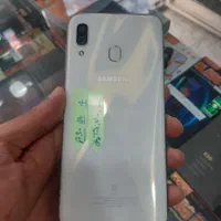 سامسونگ Galaxy A30 با حافظهٔ ۶۴ گیگابایت