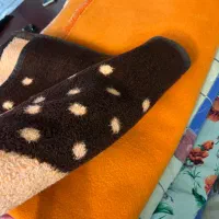 تعدادی پتو و رختخواب|رختخواب، بالش، پتو|بهشهر, |دیوار