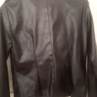 کت چرم|لباس|قرچک, میرزائی شمالی|دیوار