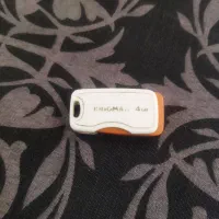 فلش مموری4 گیگ kingmax