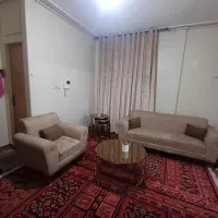 مبلمان ۵ نفره همراه با میز پذیرایی و ۳ تا عسلی|مبلمان خانگی و میز عسلی|تهران, هفت چنار|دیوار