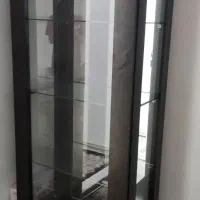 ویترین شیشه ای