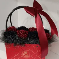 باکس گل ولنتاین .گل ربانی .هدیه ماندگار