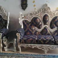 مبل سلطنتی ۷نفره به همراه میز و دو عسلی