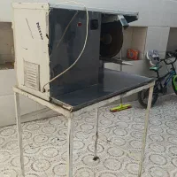 مرغ تکه کن با میز