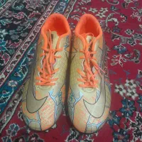 کفش ورزشی میخی سایز۴۳ قیمت۱۵۰۰۰۰۰
