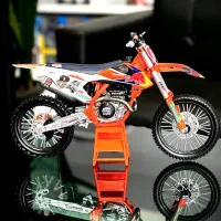 ماکت فلزی ماشین و موتور کلکسیونی|اسباب‌‌بازی|قم, هفت تیر|دیوار