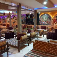 به یک خانم جهت کار سالن در سفره خانه سنتی