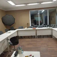 اتاق جلسات مجهز مناسب سمینار، کارگاه و جلسات|اجارهٔ کوتاهمدت دفتر کار و فضای آموزشی|مشهد, سجاد شهر|دیوار