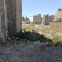 زمین-صد-متری