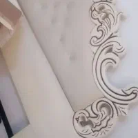 تخت دونفره همراه با کف تخت نوپان و دوعدد پاتختی