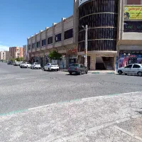 تجاری کفی بر اصلی دور میدان پر تردد