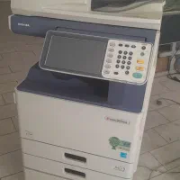 یک دستگاه چاپ رنگی شارپ ۳۰۵۵
