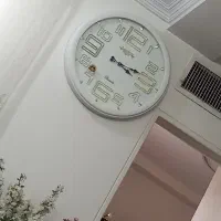 ساعت دیواری سالم و بزرگ